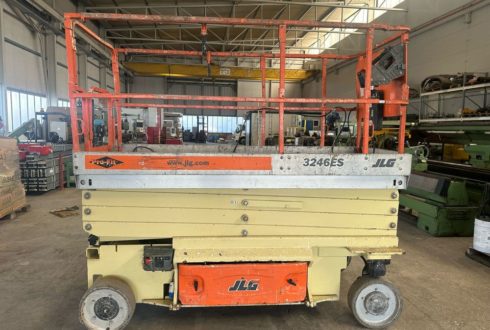 Piattaforma verticale a forbice JLG