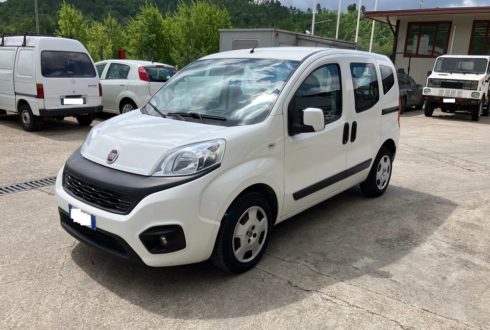 Autocarro Fiat Qubo