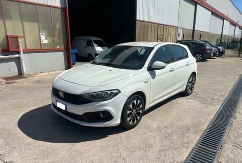 Autovettura Fiat Tipo