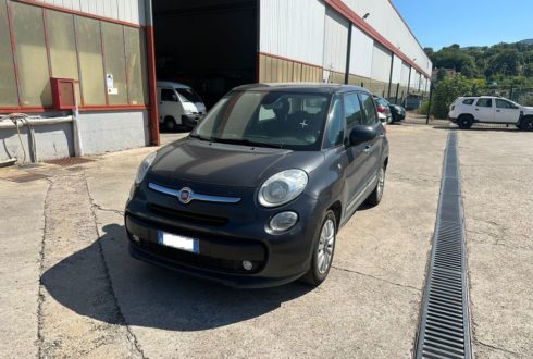 Autovettura Fiat 500L