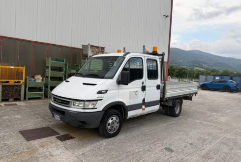 Autocarro Iveco Daily 35C14